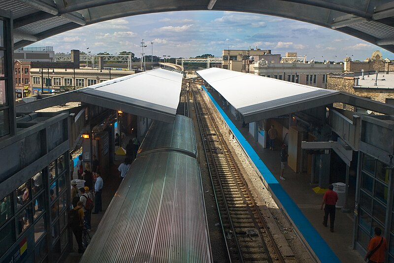 File:Howard CTA 080816.jpg