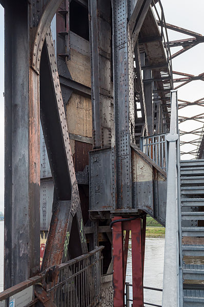 File:Hubbrücke (Magdeburg).Westteil.Blick auf Hubelement.ajb.jpg