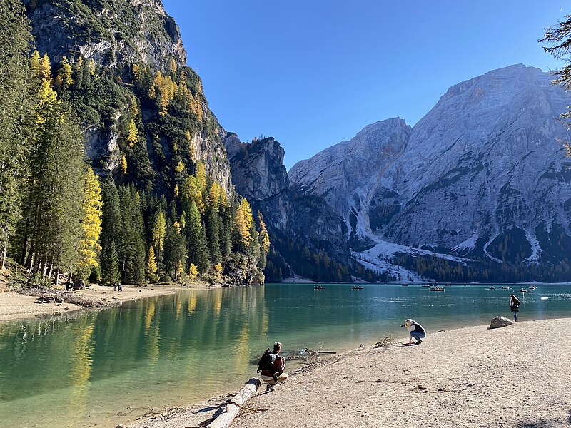 File:ITA Braies, Lago di Braies 018.jpg