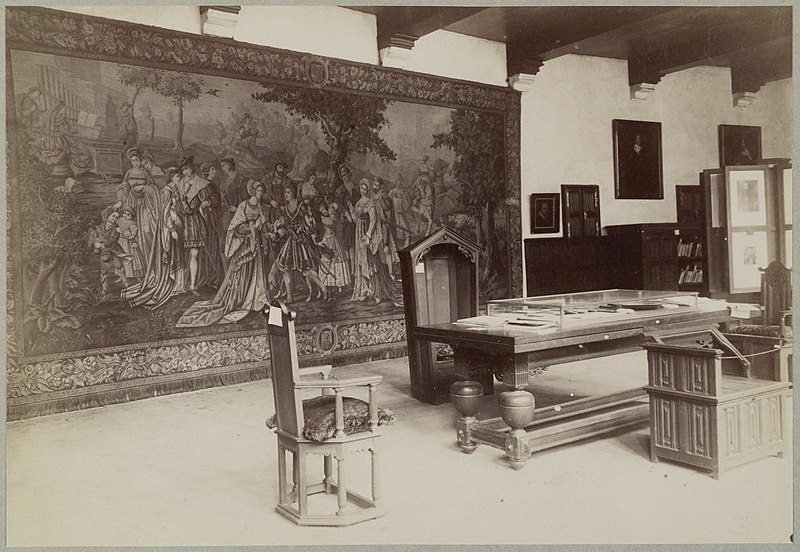 File:Interieur historische zaal met wandtapijt - Delft - 20325617 - RCE.jpg