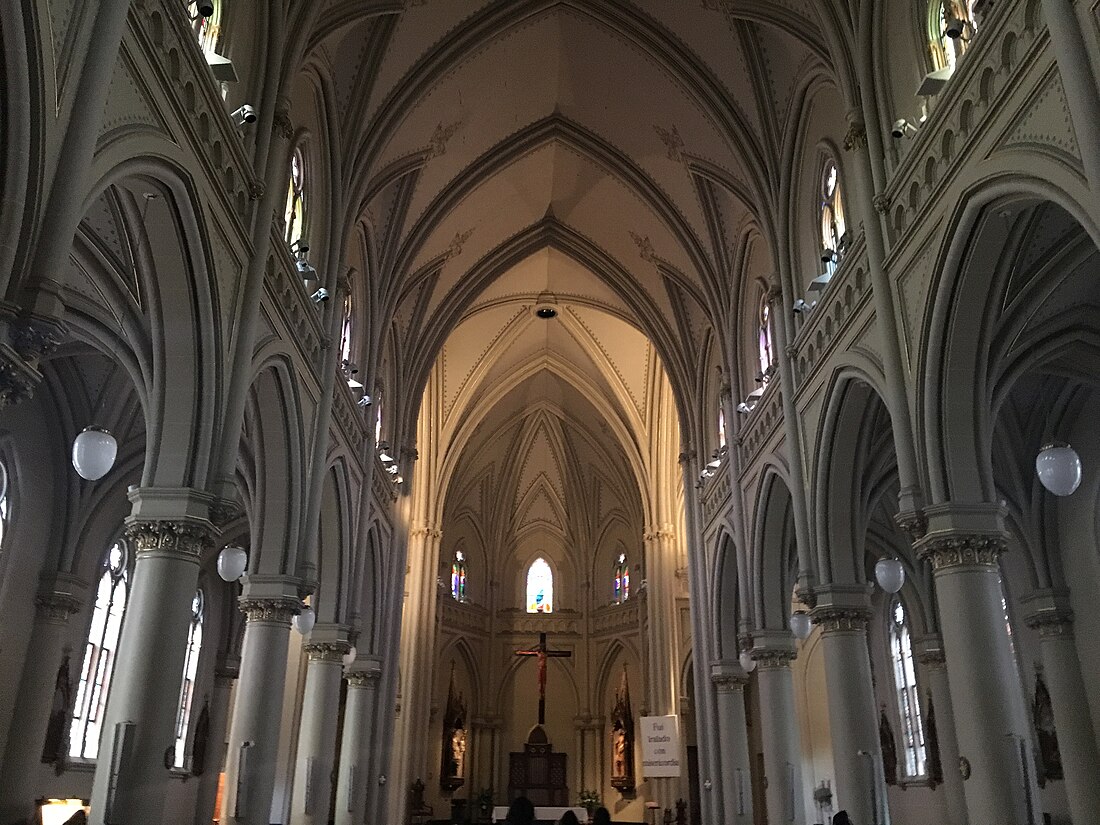 File:Interior Catedral San Isidro.jpg