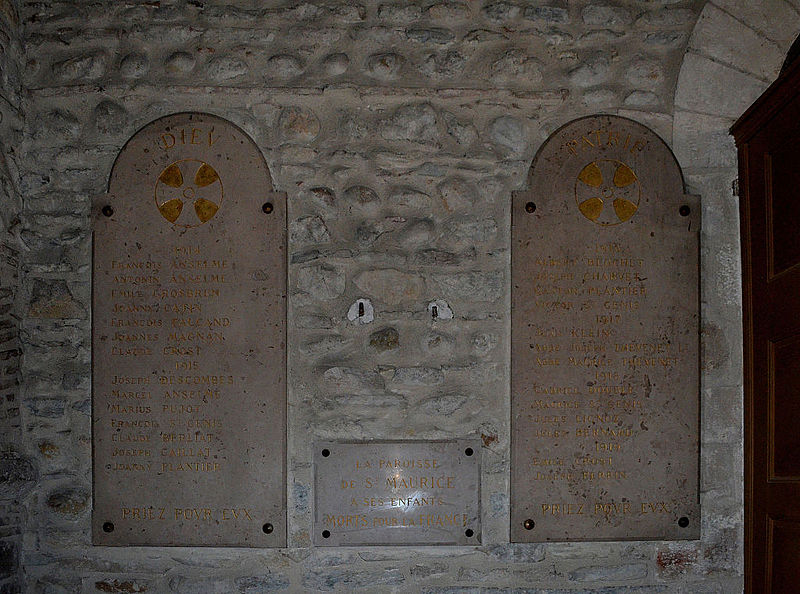 File:Interior of église Saint-Maurice de Saint-Maurice-de-Gourdans - plaques commémoratives - morts à la guerre.JPG