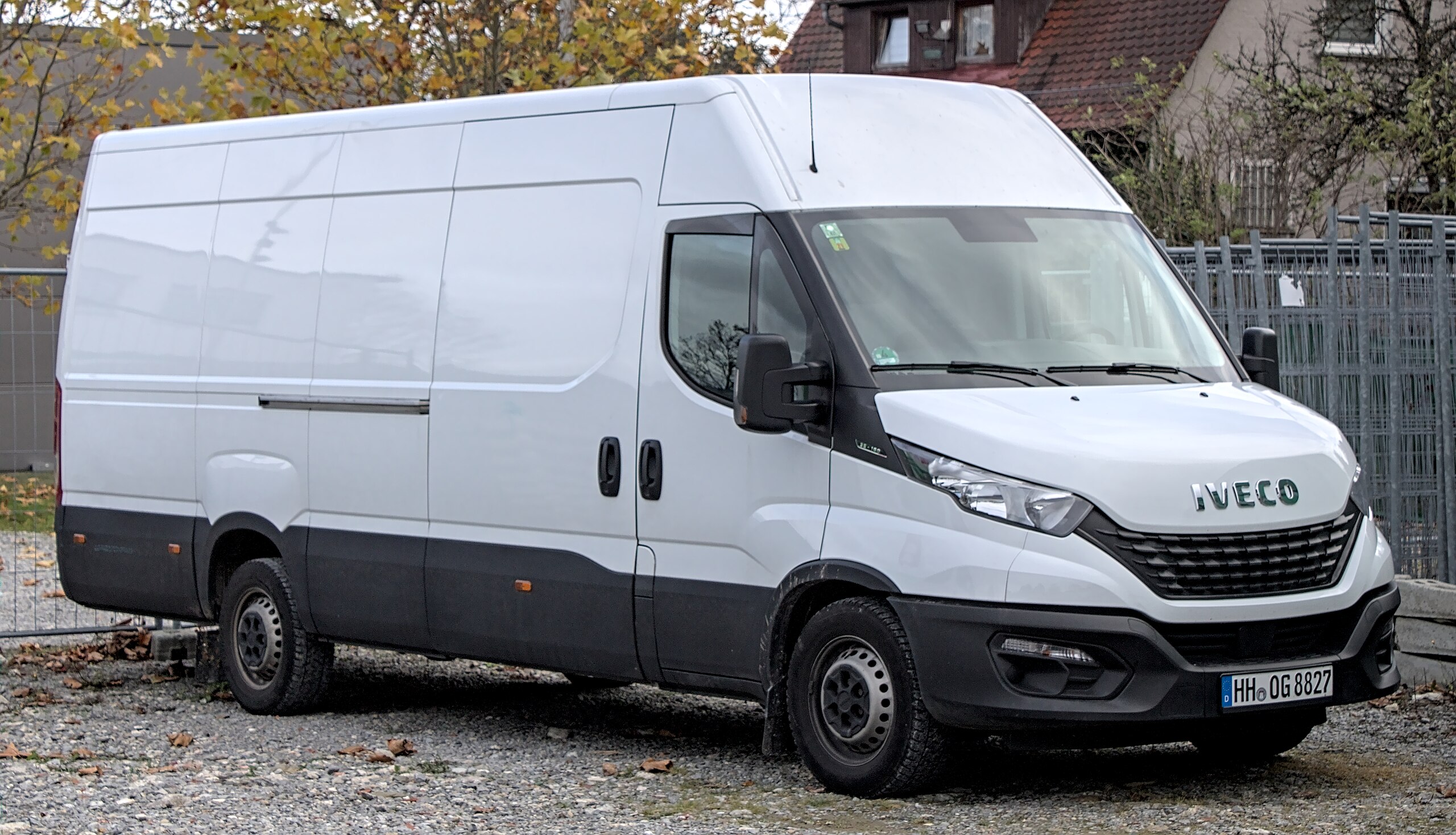 File:Iveco Daily (2014) IMG 5686.jpg - Wikipedia