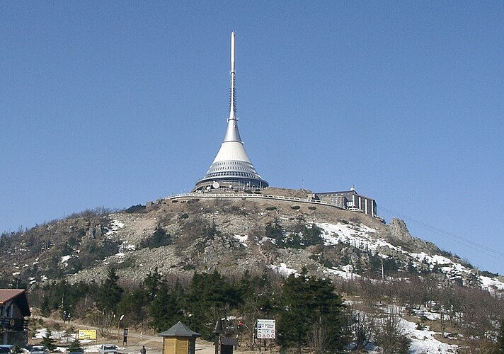 Гора Йештед в Чехии. На вершине находится передатчик и гостиница