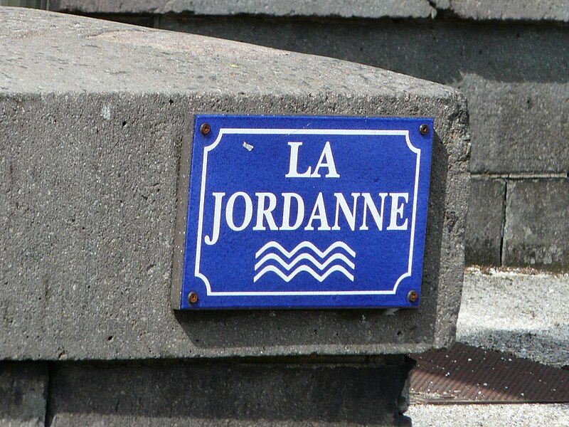 File:Jordanne Aurillac panneau.JPG