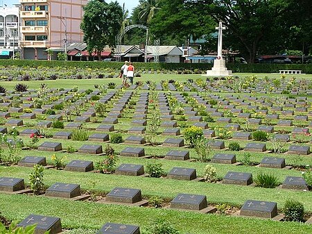 ไฟล์:Kanchanaburi_war_cemetery.jpg