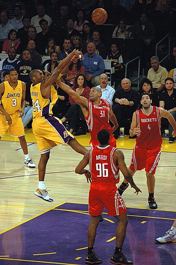 Arrière (basket-ball)