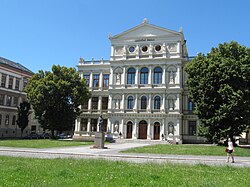 Hlavní budova Justiční akademie v Kroměříži