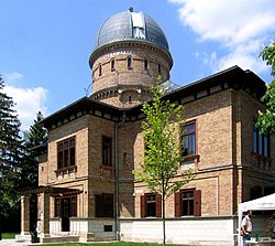 The Kuffner observatory's main building with the telescope dome Kuffner Observatory.jpg