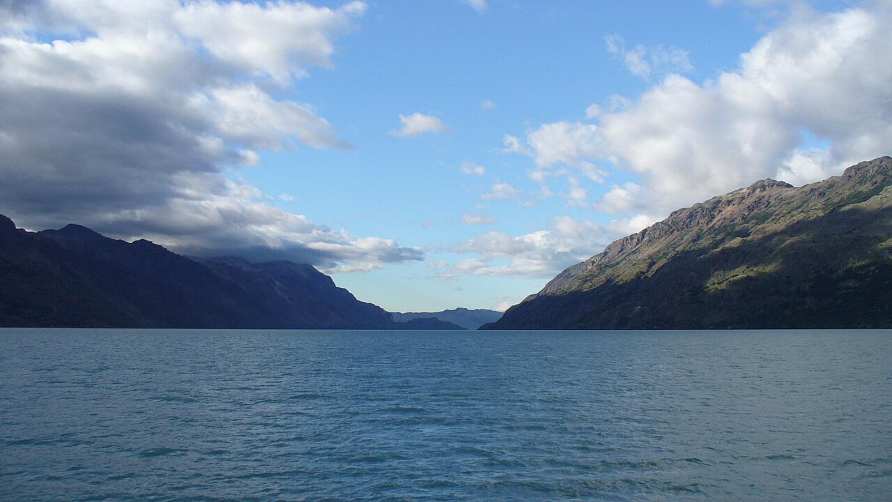 File:Lago O'Higgins 3.jpg - Wikimedia Commons