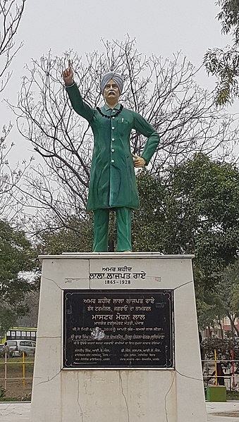 File:Lala Lajpat Rai Statue, Bus Stand, Jagraon.jpg