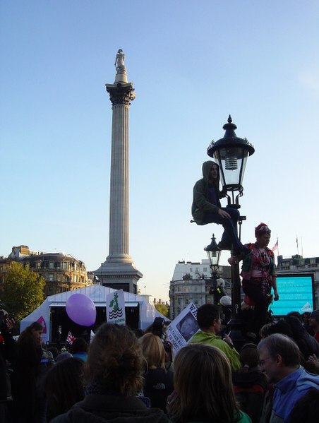 File:Lamppost protest - geograph.org.uk - 273385.jpg