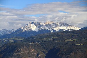 Latemar: Lage und Umgebung, Geologie, Geschichte