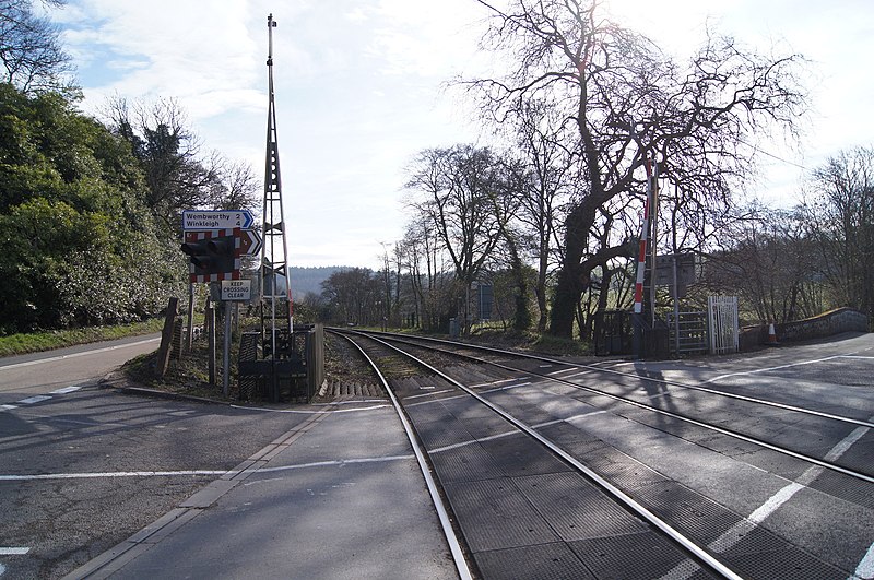 File:Level crossing at Eggesford Station - geograph.org.uk - 3960618.jpg