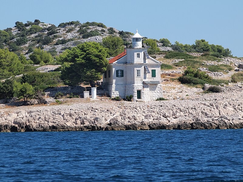 File:Lighthouse Prisnjak 01.jpg