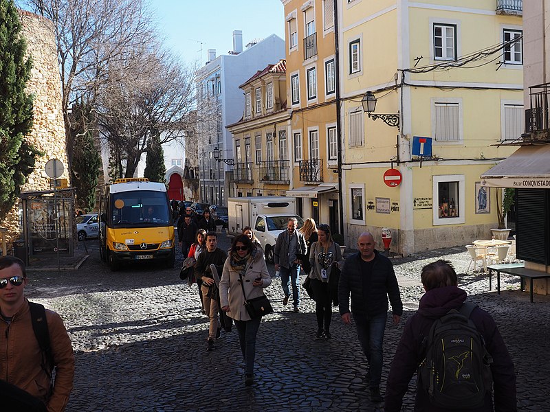 File:Lisboa em1018 2072956 (26327152788).jpg