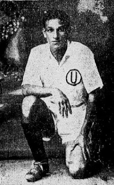 Fernández in his first season with Universitario.