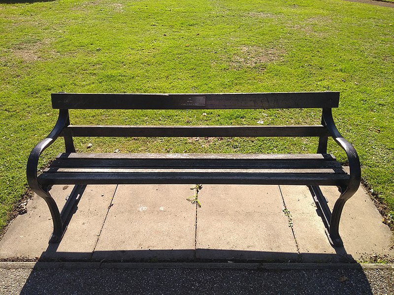 File:Long shot of the bench (OpenBenches 9392-1).jpg