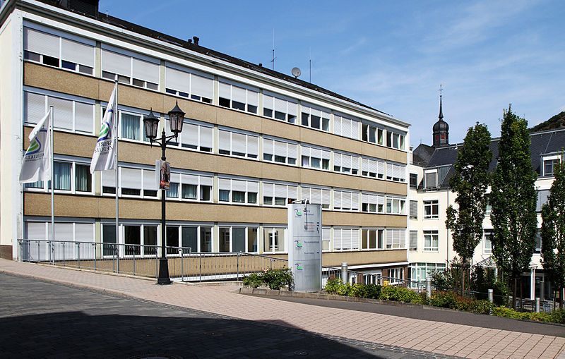 File:Loreley-Klinik Oberwesel, Hospitalgasse.jpg