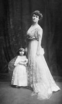 Louise Chéruit and daughter Jacqueline.