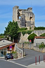 Thumbnail for File:Marthon 16 Le donjon depuis D4 2013.jpg