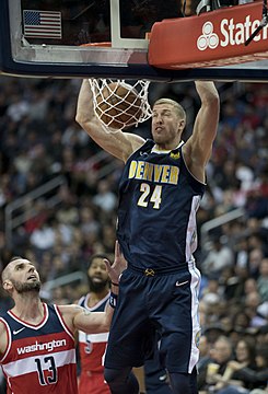 Mason Plumlee (27108339958).jpg