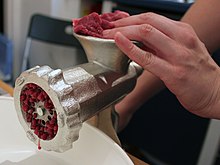 https://upload.wikimedia.org/wikipedia/commons/thumb/3/3f/Meat_grinder_1.jpg/220px-Meat_grinder_1.jpg