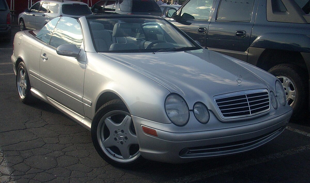 File:Mercedes CLK Convertible A208 (1999-2003) Back.jpg - Wikimedia Commons