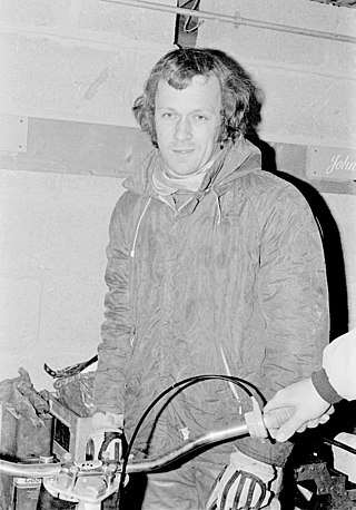 <span class="mw-page-title-main">Mick Bell</span> British former motorcycle speedway rider