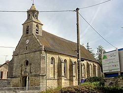 Montagny-en-Vexin (60), église Saint Jacques et Saint Christophe, vue depuis le sud-ouest.jpg