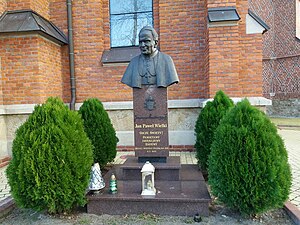 Monument of Pope John Paul II in Szczepanow, southern Poland.jpg