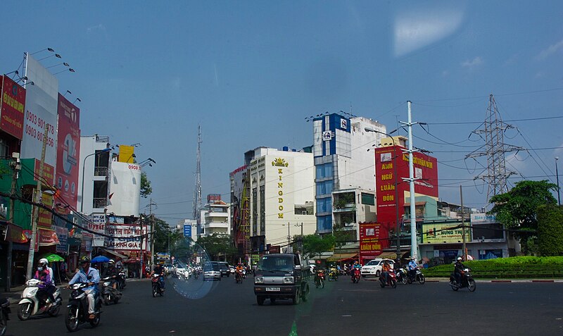 File:Nga Sau cong hoa,phường 2, Quận 3, TPHCM, Việt Nam - panoramio.jpg