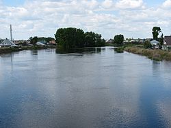 Banjir di Om Sungai, 2015, desa Moshnino, Kuybyshevsky Kabupaten