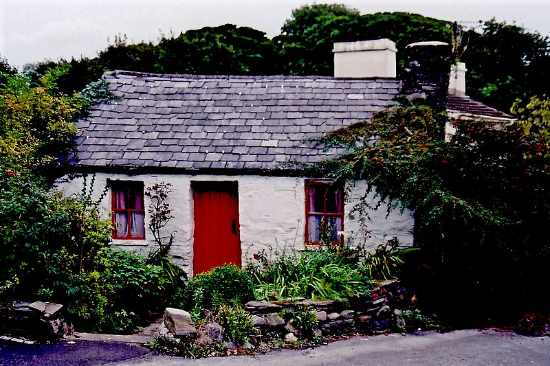 File:Onchan - Church Road - Molly Carrooin's cottage - geograph.org.uk - 1714106.jpg