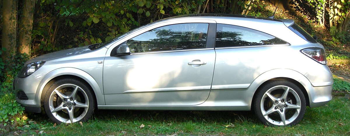 File:Opel Astra H GTC (Facelift, seit 2007) front MJ.JPG