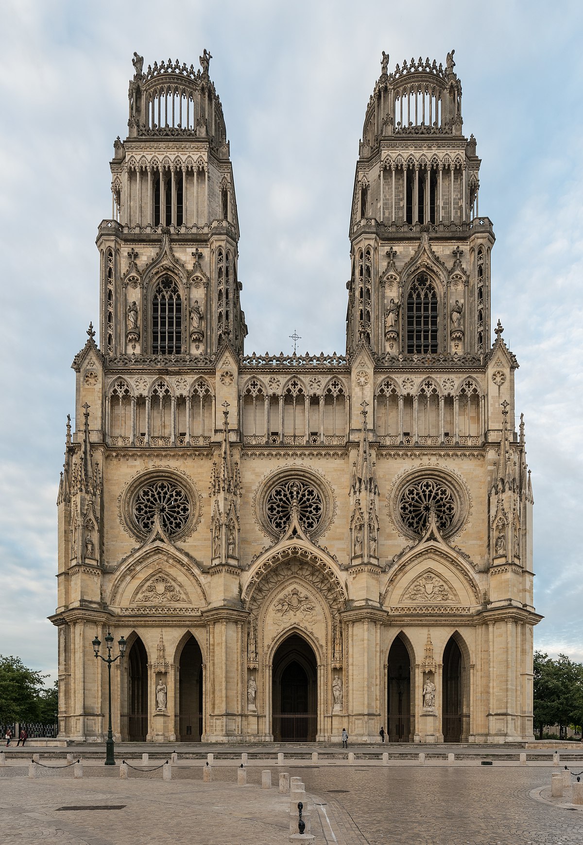 CAPILLA DE SAINTE-CROIX-DU-LOIRET ORLEANS FRANCIA