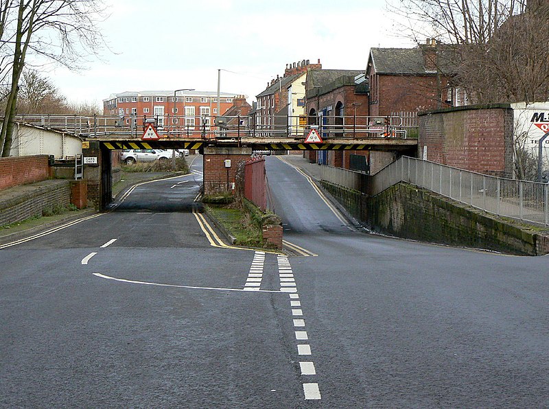 File:Ousegate railway bridge (geograph 2745198).jpg