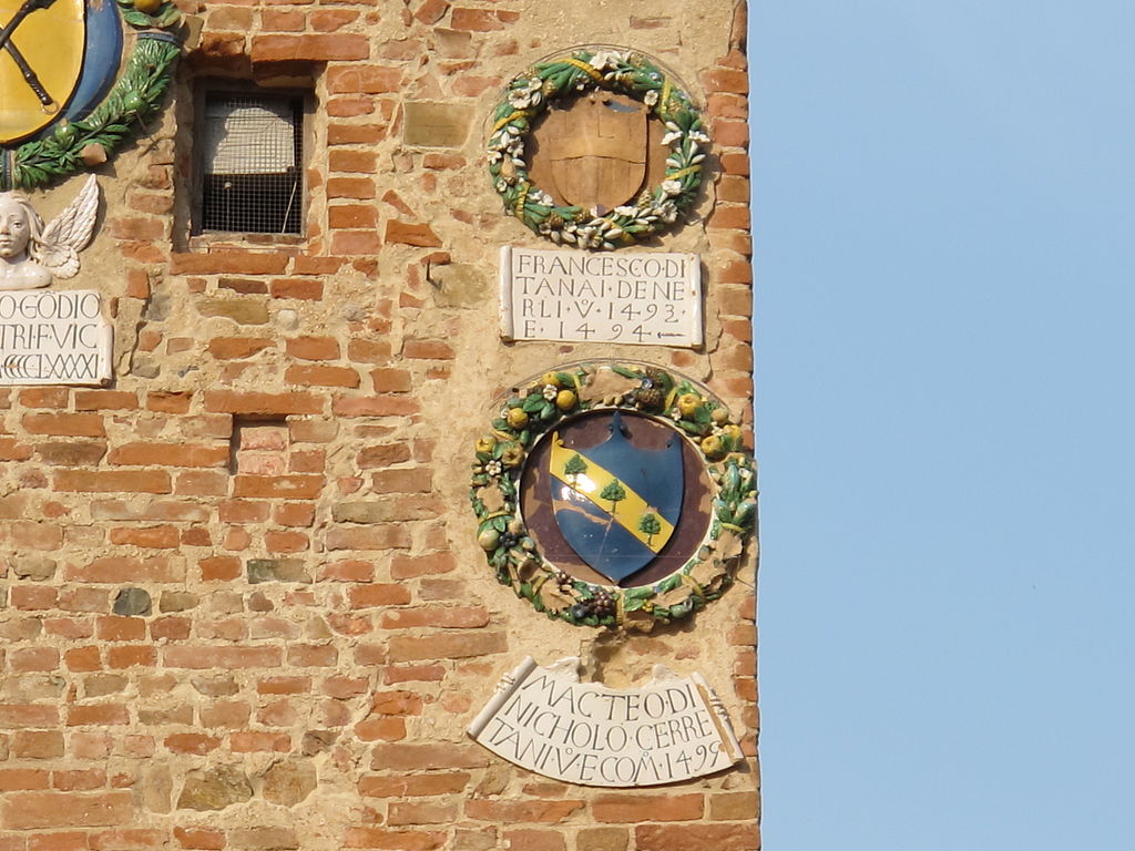 Certaldo, stemmi op het Palazzo Pretorio