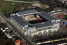 Das Stadion aus der Luft während des Umbaus der D-Tribüne