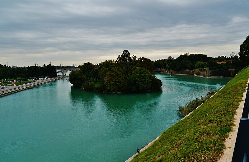 File:Peschiera del Garda Forte San Marco Blick auf den Mincio 6.jpg