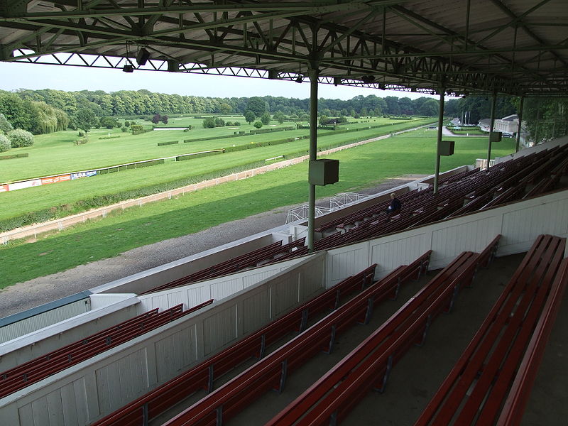 File:Pferderennbahn und Golfparcours in Krefeld Verberg - DSCF1503.JPG