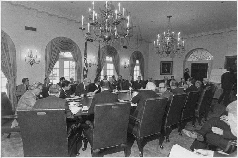 File:Photograph of President Gerald R. Ford Participating in a Meeting with his Cabinet in the Cabinet Room - NARA - 186791.tif