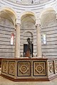 Fuente del baptisterio de Pisa.