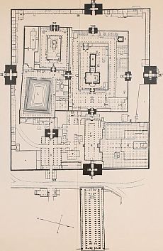 Plan of Meenakshi Amman Temple Madurai India.jpg