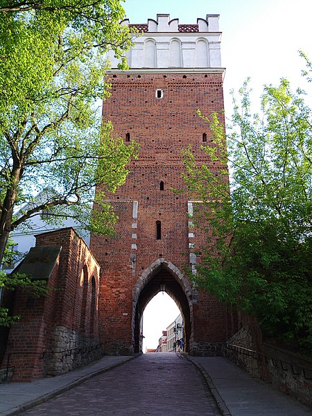 File:Poland Sandomierz Opatowska Gate 2014.jpg