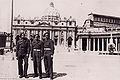 27 April 1946 - English: Polish II Corps soldiers in Vatican in front of St. Peter's Basilica. Polski: Żołnierze 2 Korpusu Polskiego w Watykanie przed bazyliką św. Piotra.