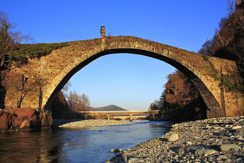 File:Ponte del Diavolo, Valli di Lanzo, Lanzo Torinese1.jpg