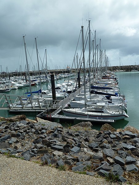 File:Port Bourgenay en 2013 (2).jpg