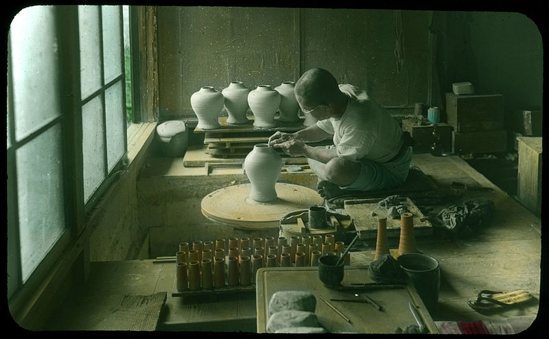 File:Potter making vase on wheel. (19950078775).jpg