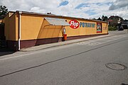 Čeština: Prodejna potravin na Hlincohorské ulici v Rudolfově, okres České Budějovice, Jihočeský kraj. English: Grocery in Hlincohorská street in Rudolfov, České Budějovice District, South Bohemian Region, Czechia.